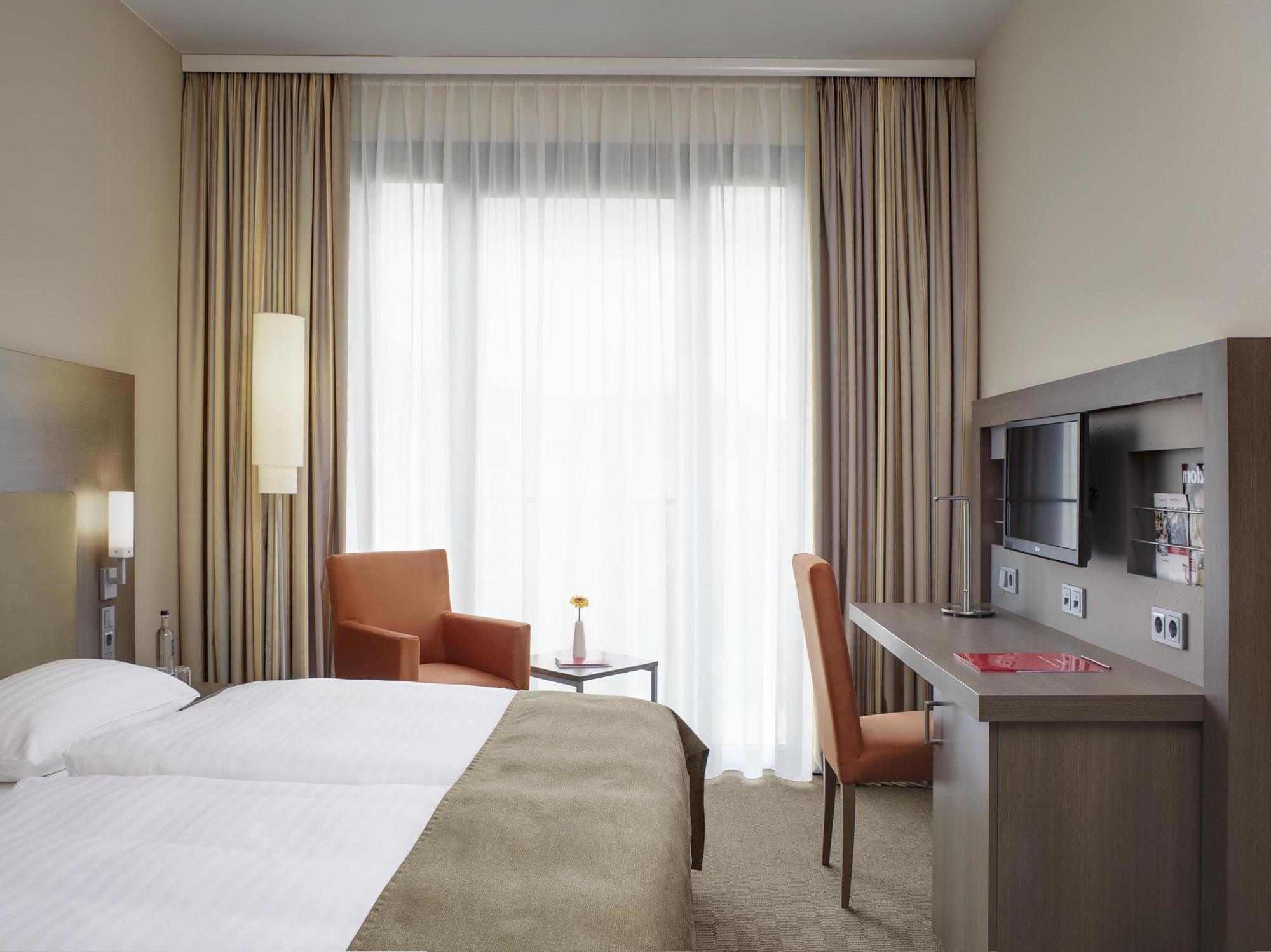 Intercityhotel Hotel 4*