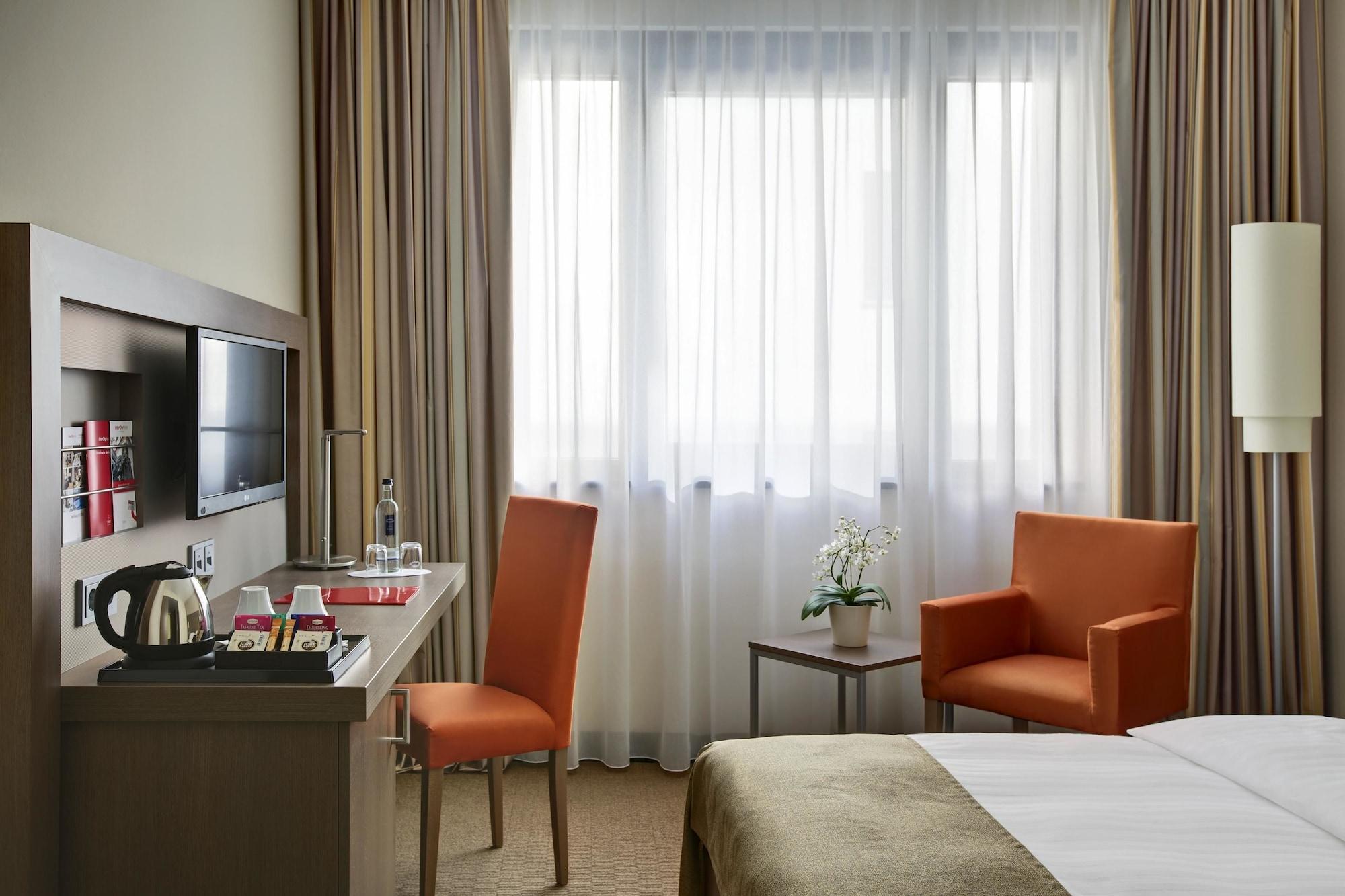 Hotel Intercityhotel 4*